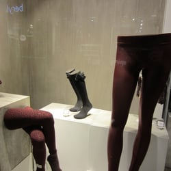 Calzedonia - Vitrine hiver 2012