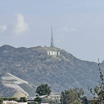Runyon Canyon Park - View of the Hollywood sign - Dog Parks Near Me - Los Angeles, California Runyon Canyon Park - View of the Hollywood sign - Dog Parks Near Me - Los Angeles, California