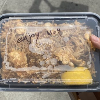 ViV - Chicken Pad Thai (ordered from Ritual with discount code which is why it says what it says here lol) - Thai Near Me - New York, New York ViV - Chicken Pad Thai (ordered from Ritual with discount code which is why it says what it says here lol) - Thai Near Me - New York, New York
