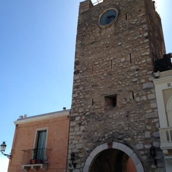 Piazza IX Aprile - Landmarks & Historical Buildings Near Me - Taormina, Maine
