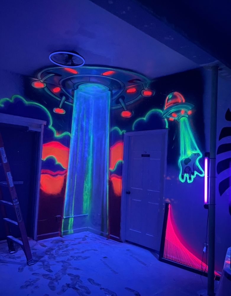 Professional interior painting project - beautiful room transformation