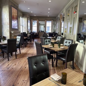 Husk - Indoor dining room - American Near Me - Charleston, South Carolina Husk - Indoor dining room - American Near Me - Charleston, South Carolina