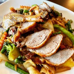 Chang Thai Kitchen - Crispy Duck over Drunken Noodles