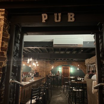 The Ordinary Pub - Interior - Gastropubs Near Me - Savannah, Georgia The Ordinary Pub - Interior - Gastropubs Near Me - Savannah, Georgia