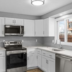Dynamic Contractors