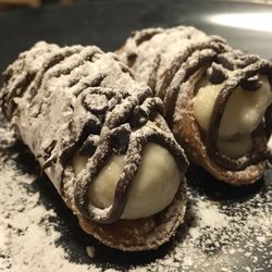 Artista Pizza - Cannoli (fresh made daily)