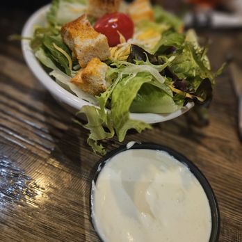 WINGERS Restaurant & Alehouse - Salad that came with my cheap dinner meal - Chicken Wings Near Me - Meridian, Idaho