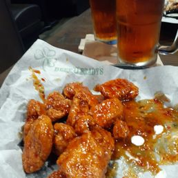 Boneless wings and a big boy beers. Boneless wings and a big boy beers.