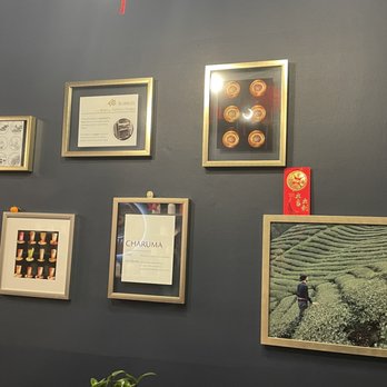 Charuma Tea Bar - nice decor - Bubble Tea Near Me - Providence, Rhode Island