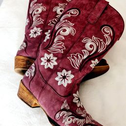 My new favorite vintage boots