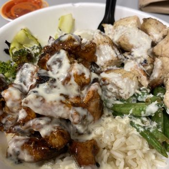 Fresh Kitchen - Cauliflower mash, string beans, broccoli, citrus chicken and bbq chicken with white ginger sauce and sriracha on the side. - Gluten-Free Near Me - Winter Garden, Florida Fresh Kitchen - Cauliflower mash, string beans, broccoli, citrus chicken and bbq chicken with white ginger sauce and sriracha on the side. - Gluten-Free Near Me - Winter Garden, Florida