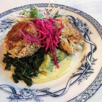 Cedar Knoll - New American Near Me - Alexandria, Virginia