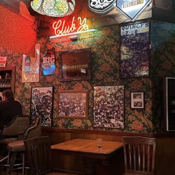 Quincy's Pub & Cafe - Cool decor!
