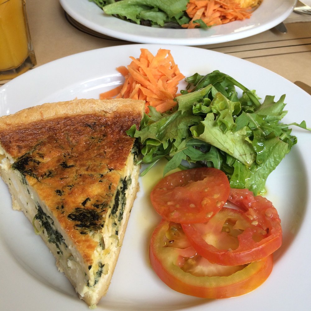 Quiche and bacon and mushroom omelet