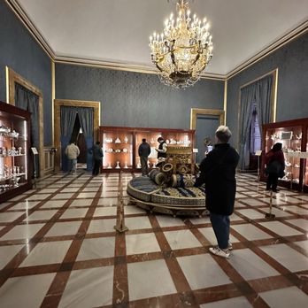Palacio Real de Madrid - Landmarks & Historical Buildings Near Me - Madrid, M