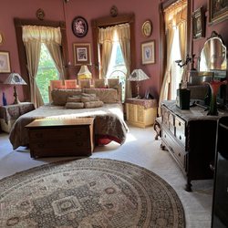 Riverview Mansion Hotel - King bed suite