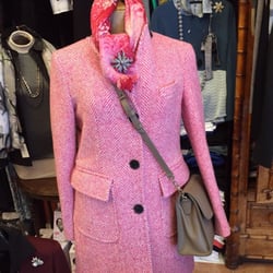 Lola - Lola is a treasure trove for women looking for clothing, jewelry, handbags & scarves. Many lines imported from Europe.