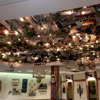 Sarah's Brick Oven - The ceiling of Sarah's Brick oven. - Kosher Near Me - Skokie, Illinois
