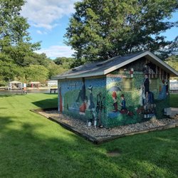 Saugatuck Chain Ferry - Beautifully painted restroom