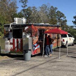 Lechonera Pa'Lante - Lechonera Pa'Lante classic food truck off Newberry Road in Gainesville, Florida