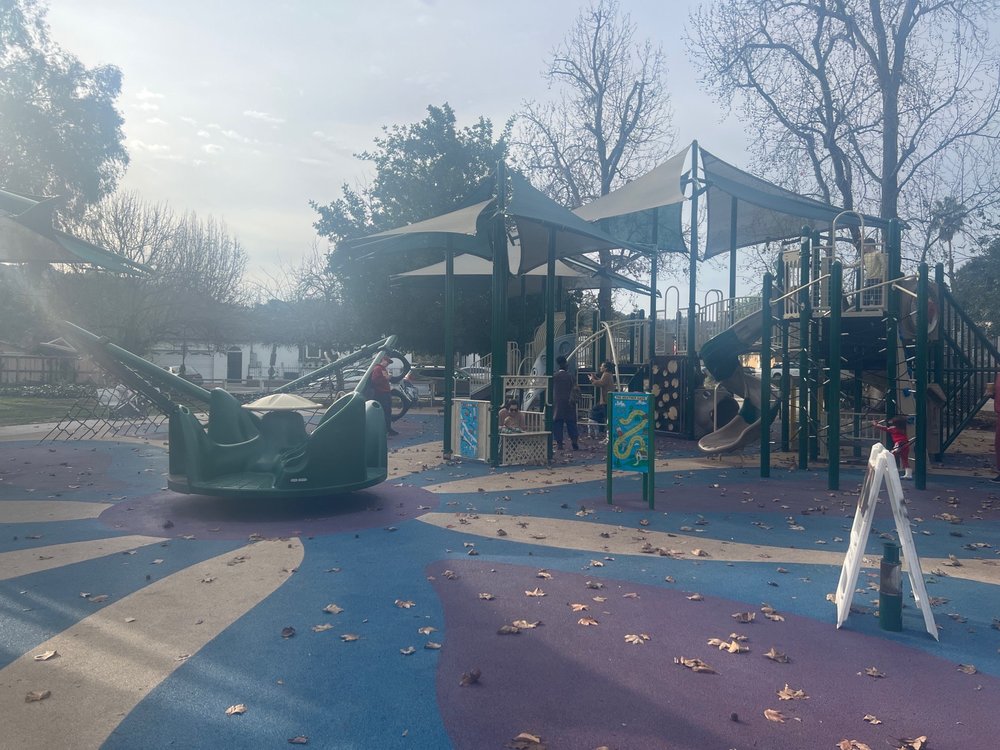 WOODBRIDGE PARK 43 Photos & 32 Reviews 11240 Moorpark St, North