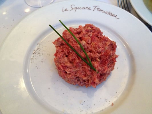 Le Square Trousseau by null