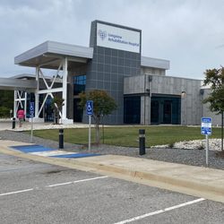 Everest Rehab Hospital - Outside.