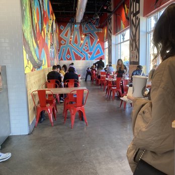 Dave's Hot Chicken - Inside dining - Halal Near Me - Dearborn, Michigan