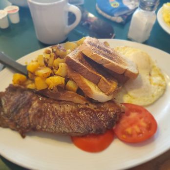 The Frog Pond - Breakfast & Brunch Near Me - St Pete Beach, Florida
