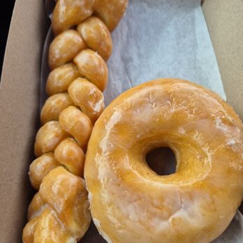 Doughlicious Donuts - Donuts Near Me - Apopka, Florida Doughlicious Donuts - Donuts Near Me - Apopka, Florida