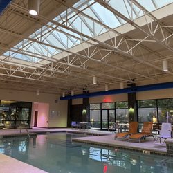Holiday Inn & Suites Charleston West