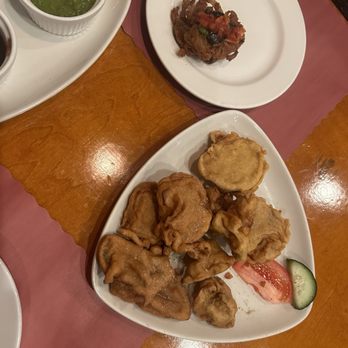Saffron - Mixed pakora - Indian Near Me - Saint Louis, Missouri Saffron - Mixed pakora - Indian Near Me - Saint Louis, Missouri