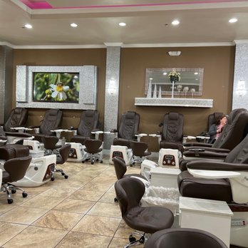Luna Nail Lounge - Pedi chairs - Permanent Makeup Near Me - Everett, Washington Luna Nail Lounge - Pedi chairs - Permanent Makeup Near Me - Everett, Washington