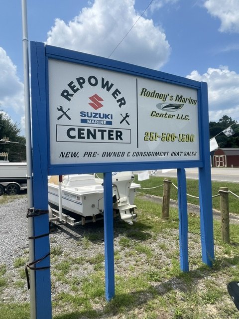 Rodney's Marine  Center Logo