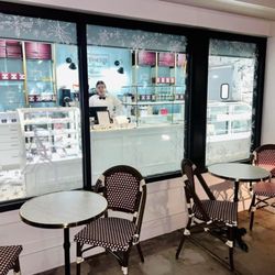 Patisserie By Sheila Anne - Outdoor dining