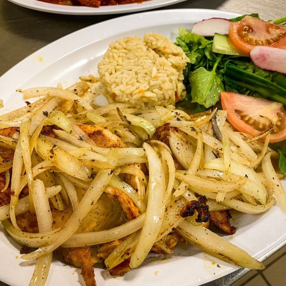 Mesa 503 - Chicken with Caramelized Onions - Salvadoran Near Me - Iowa City, Iowa Mesa 503 - Chicken with Caramelized Onions - Salvadoran Near Me - Iowa City, Iowa