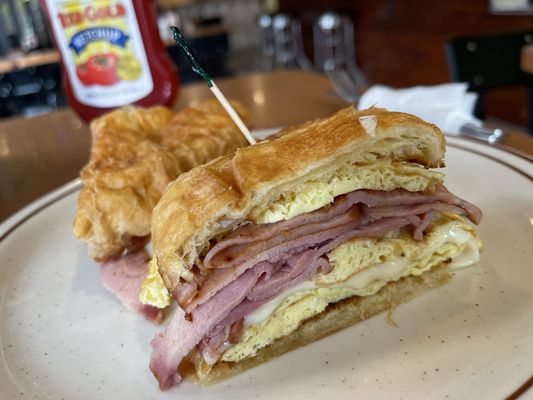 Headlines Diner & Grill by null