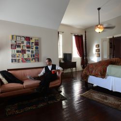 The Grand Magnolia Ballroom and Suites - The Old Savannah King Room