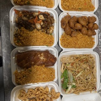 Golden Dragon Express - Beef with mushroom, pepper steak, sweet-and-sour pork, chicken with broccoli, lemon chicken and chicken lo mein - Chinese Near Me - San Antonio, Texas Golden Dragon Express - Beef with mushroom, pepper steak, sweet-and-sour pork, chicken with broccoli, lemon chicken and chicken lo mein - Chinese Near Me - San Antonio, Texas