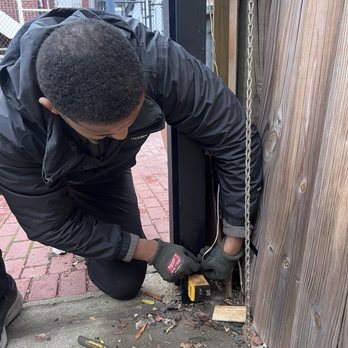 United Garage Doors - Fixing broken sensor - Garage Door Services Near Me United Garage Doors - Fixing broken sensor - Garage Door Services Near Me