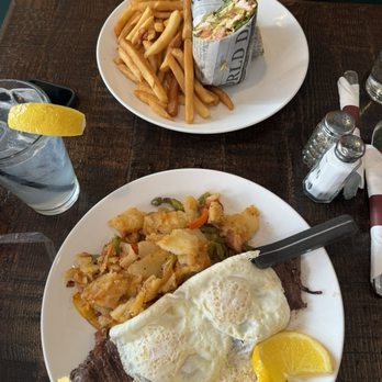 Green Kitchen - Skirt Steak and Eggs, Chipotle Chicken Wrap - Sandwiches Near Me - New York, New York Green Kitchen - Skirt Steak and Eggs, Chipotle Chicken Wrap - Sandwiches Near Me - New York, New York