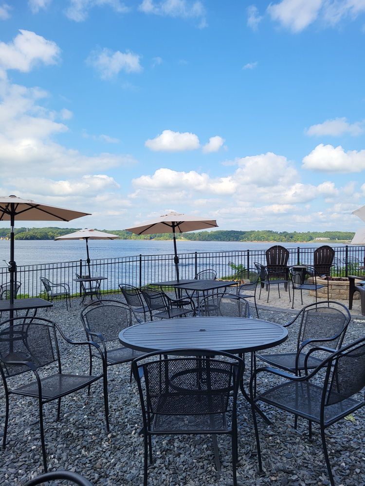 Buggs Island Brewing Company Logo