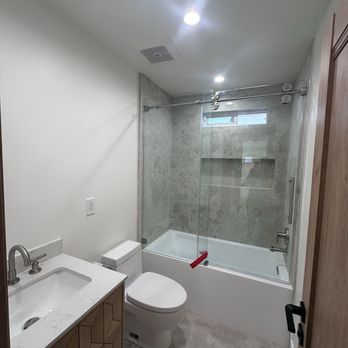 GG Glass - This is my guest bathroom, sliding shower door - Glass & Mirrors Near Me - Los Angeles, California GG Glass - This is my guest bathroom, sliding shower door - Glass & Mirrors Near Me - Los Angeles, California