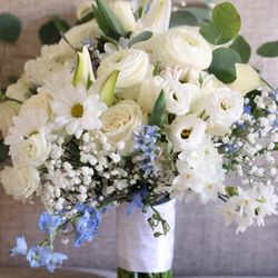 Between the Roses Florist
