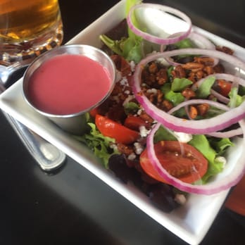 Robert's Pub - Slide salad was pretty good. - Breakfast & Brunch Near Me - Sisters, Oregon