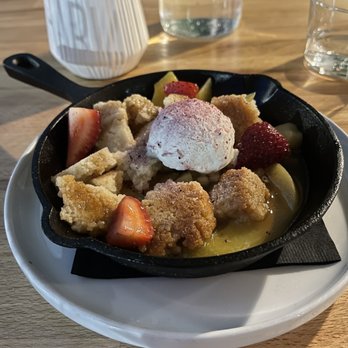 Frankie We Salute You - Crisp for dessert - Vegetarian Near Me - Kelowna, British Columbia