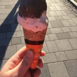 Giovanni L. - Schwarze Vanille (1,50€, aber super lecker) und New York Cheescake