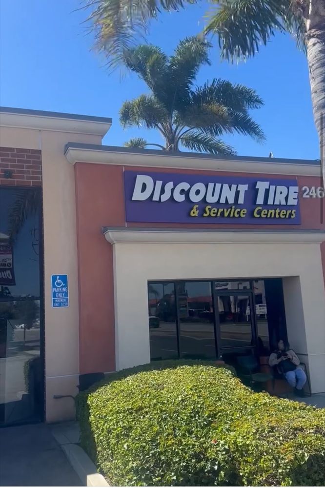 DISCOUNT TIRE & SERVICE CENTERS Updated April 2024 2466 W Sepulveda