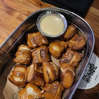 Topgolf - Pretzel bites - Golf Near Me - Baton Rouge, Louisiana Topgolf - Pretzel bites - Golf Near Me - Baton Rouge, Louisiana
