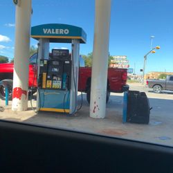 Valero - Pump